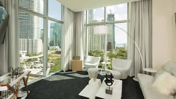 Premium bedding, minibar, in-room safe, desk