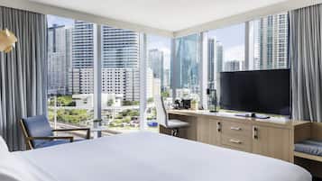 行政套房, 1 间卧室 (King, City and Bay view) | 1 多间卧室、高档床上用品、迷你吧、客房内保险箱