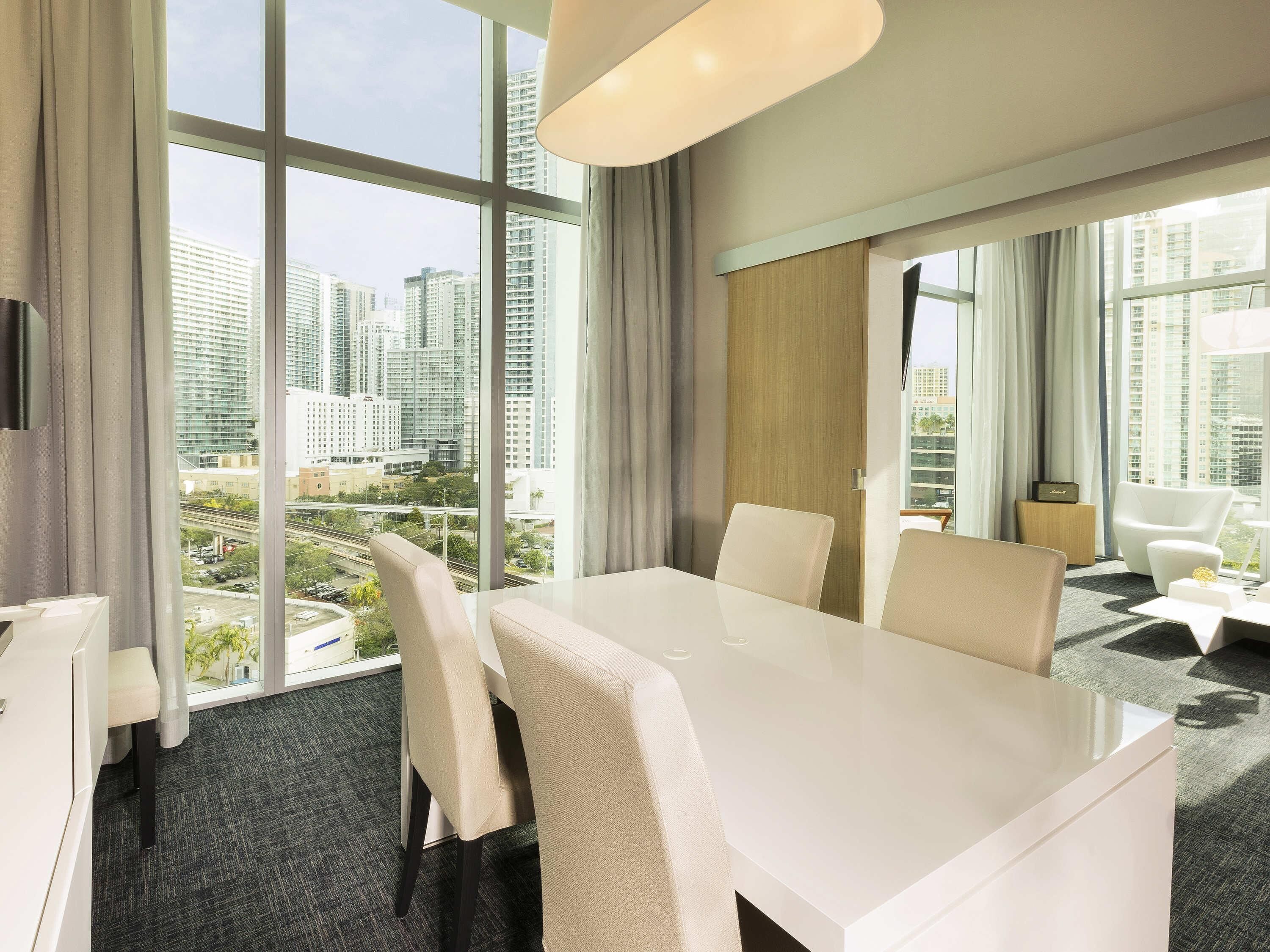 Suite, 1 King Bed, Bay View