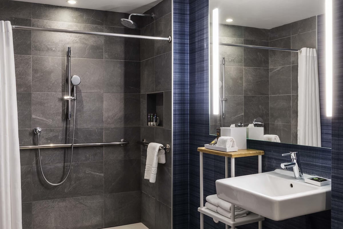 1 chambre, literie de qualité, minibar, coffre-fort