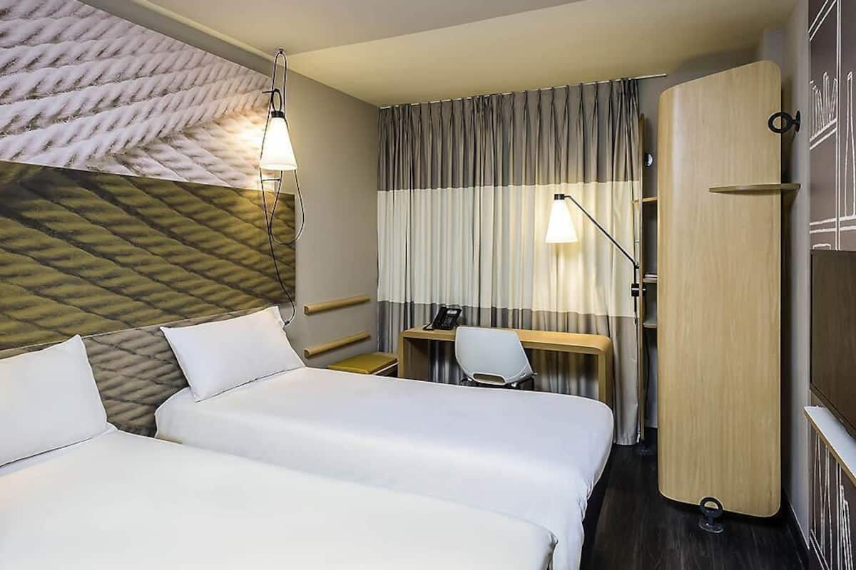 Standard Twin Room, 2 Twin Beds | Minibar, in-room safe, desk, free WiFi
