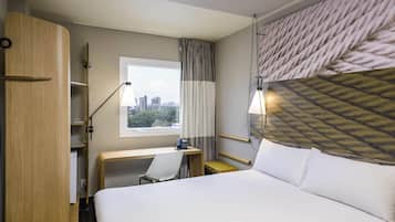 Minibar, coffres-forts dans les chambres, bureau, Wi-Fi gratuit