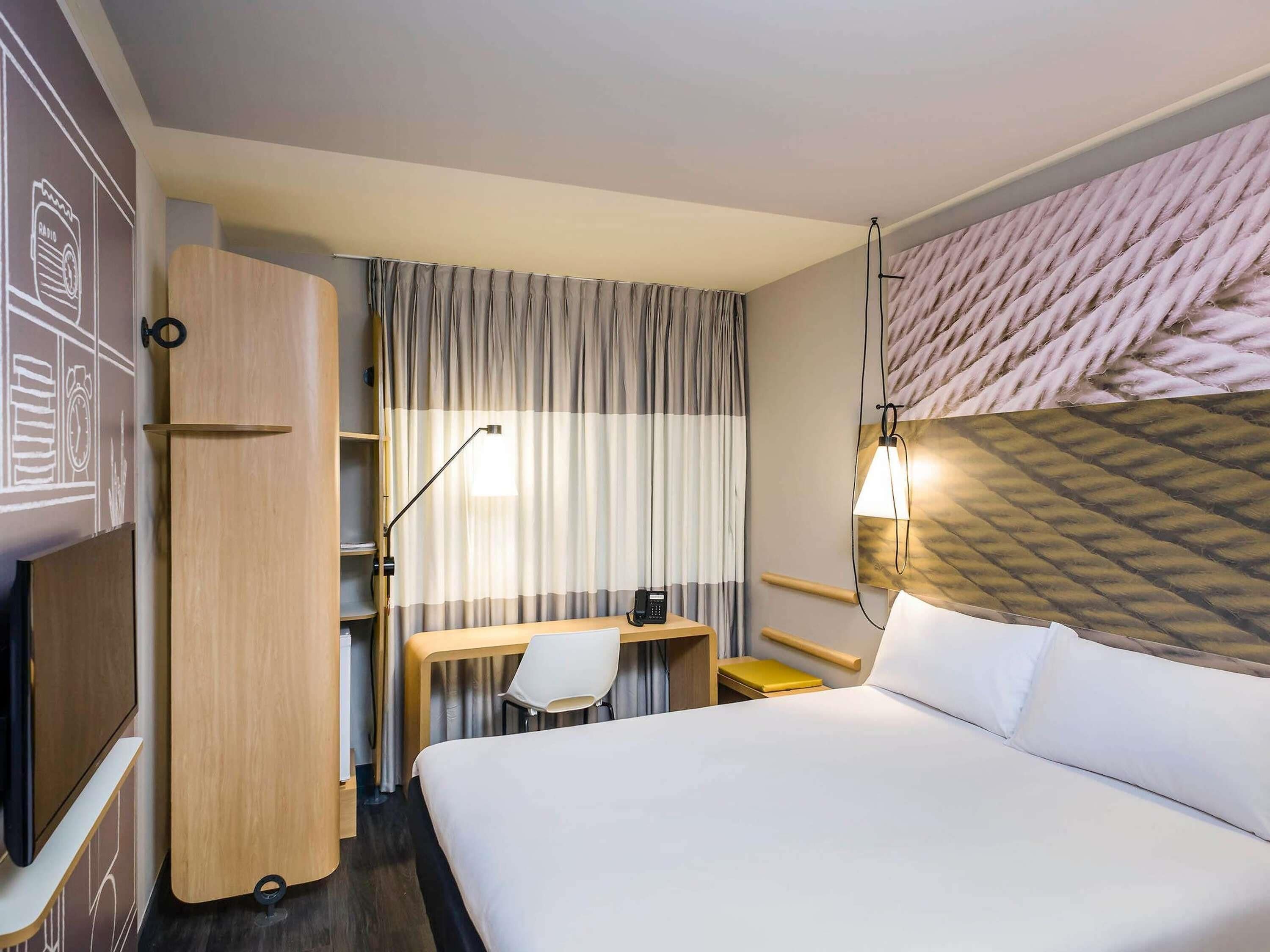 Minibar, una cassaforte in camera, una scrivania, Wi-Fi gratuito