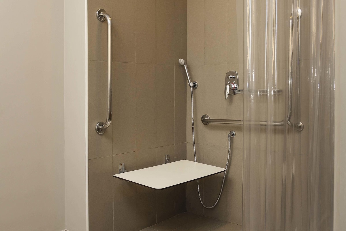 Standard Room, 1 Double Bed, Accessible (Adapted) | Minibar, in-room safe, desk, free WiFi
