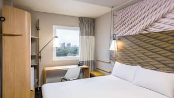 Standard Room, 1 Double Bed, Non Smoking | Minibar, in-room safe, desk, free WiFi