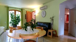 Studio (5 persons) | Living area