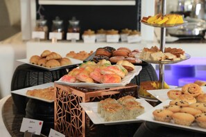 Tägliches großes Frühstück (885 INR pro Person)