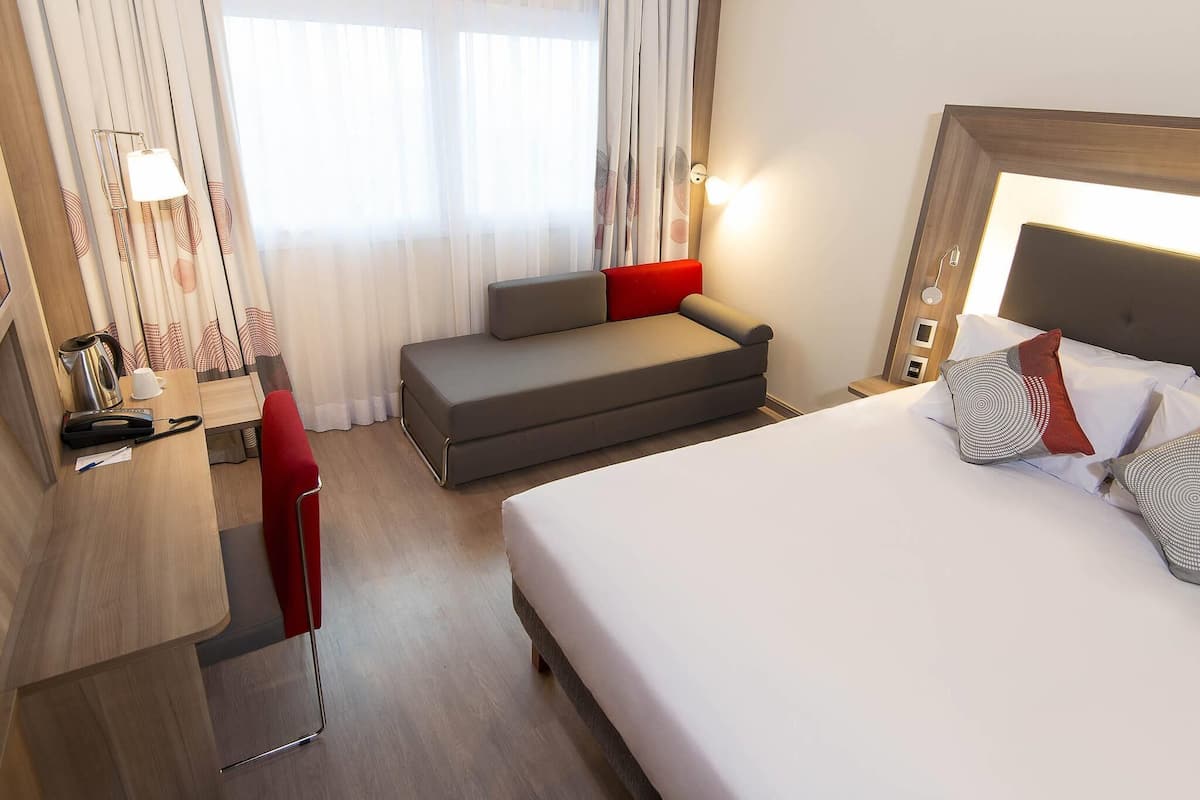 Superior Apartment, 1 Double Bed with Sofa bed | Minibar, in-room safe, desk, blackout drapes