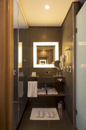 Douche, articles de toilette écologiques, sÚche-cheveux
