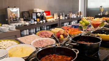 Café da manhã, almoço e jantar