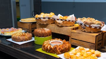 Se sirven desayunos, almuerzos, cenas y cocina internacional