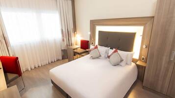 Apartamento estándar, 1 cama doble | Minibar, caja fuerte, escritorio y cortinas opacas