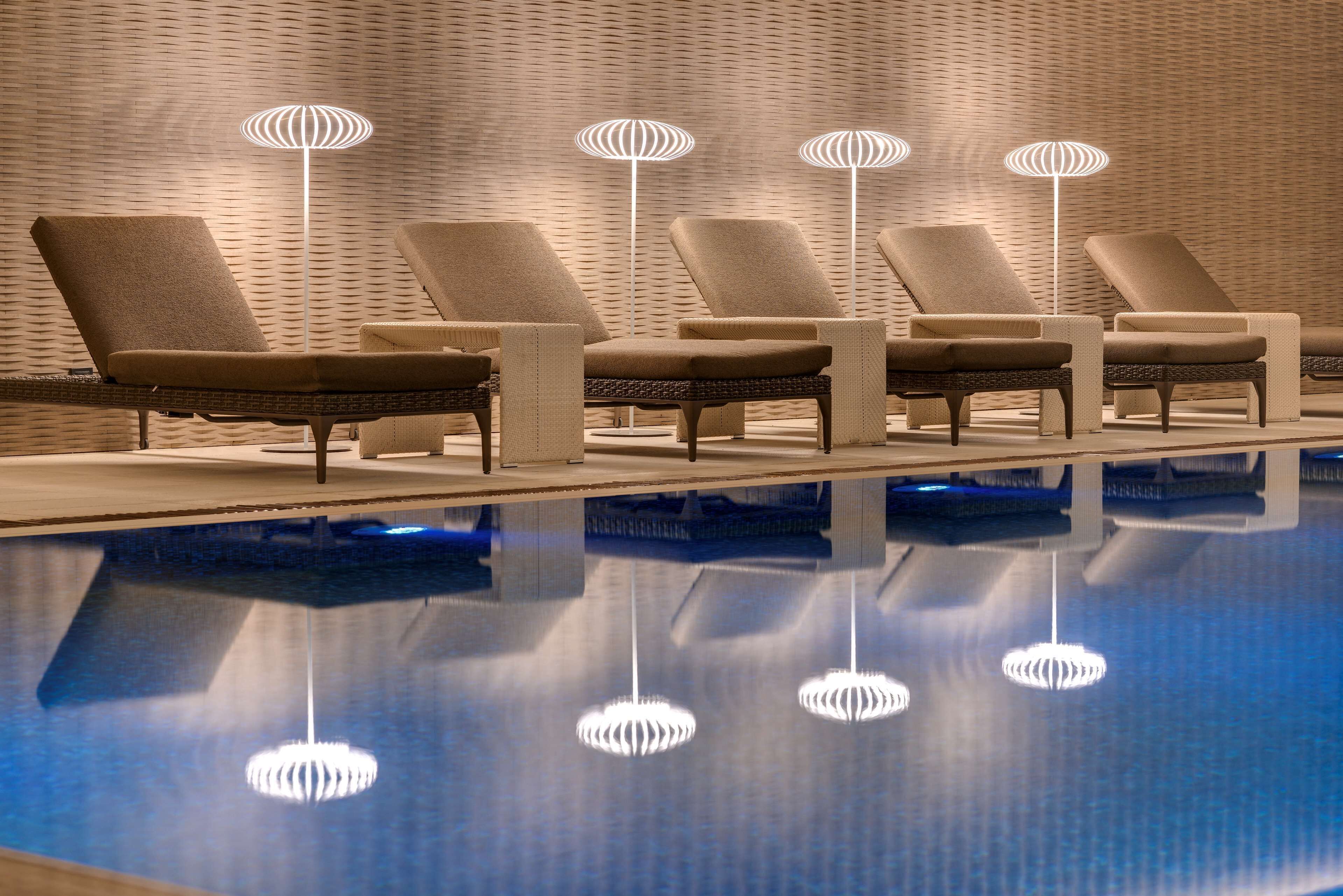 Piscine couverte, piscine extérieure (ouverte en saison)