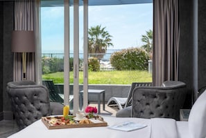 Food and drink - Radisson Blu Hotel Istanbul Ottomare (Istanbul)