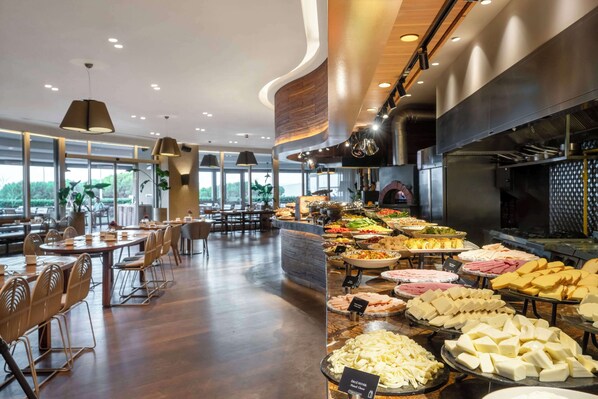 Daily buffet breakfast for a fee