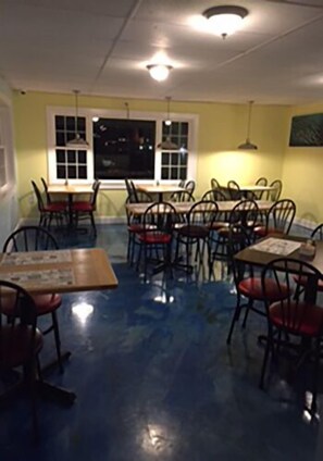 Breakfast area - Lake Inn and Restaurant (Ebensburg)