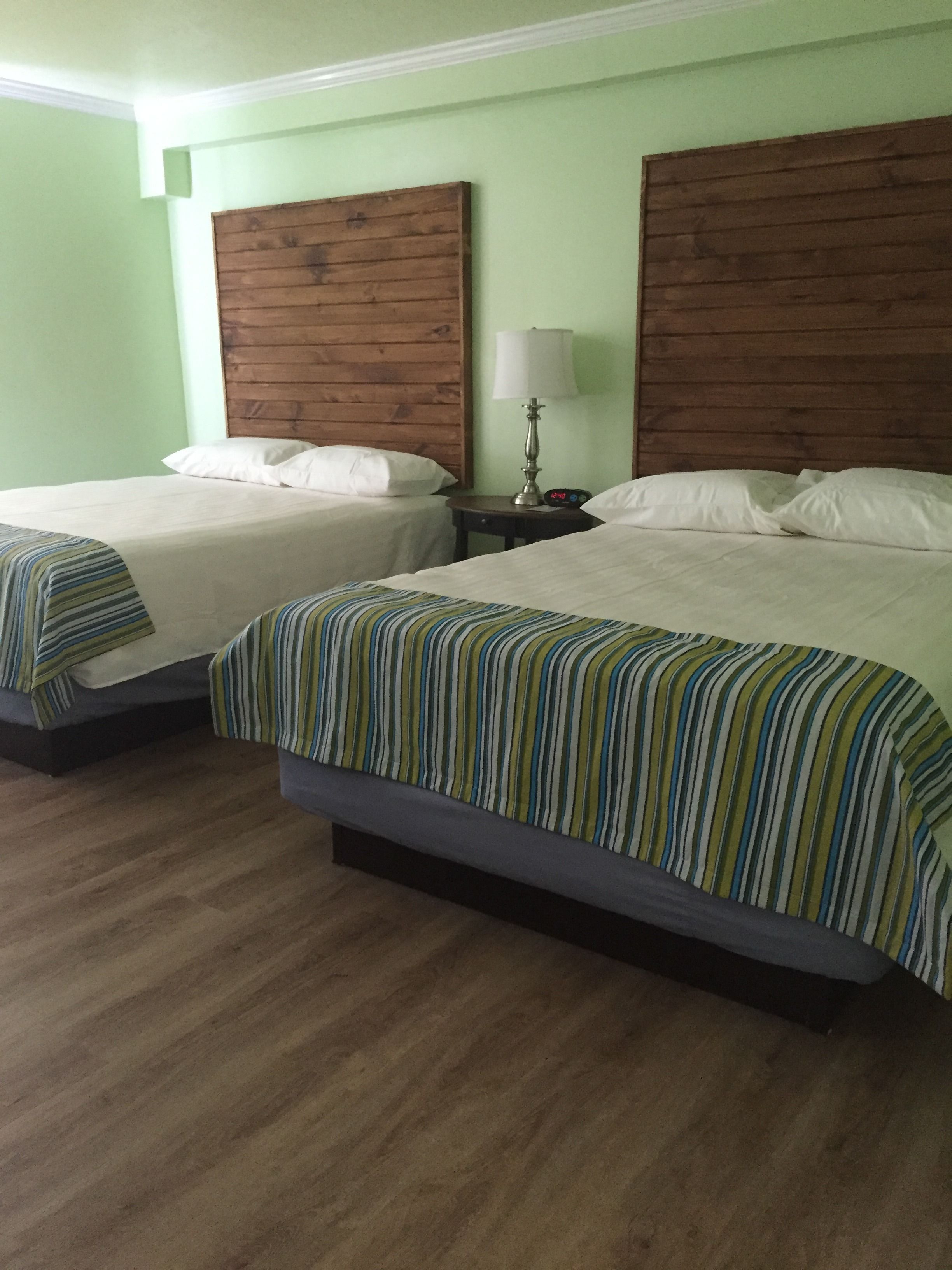 Habitación estándar, 2 camas Queen size | Sábanas de algodón egipcio y ropa de cama de alta calidad 