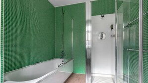 Bathroom - Harlingford Hotel (London)