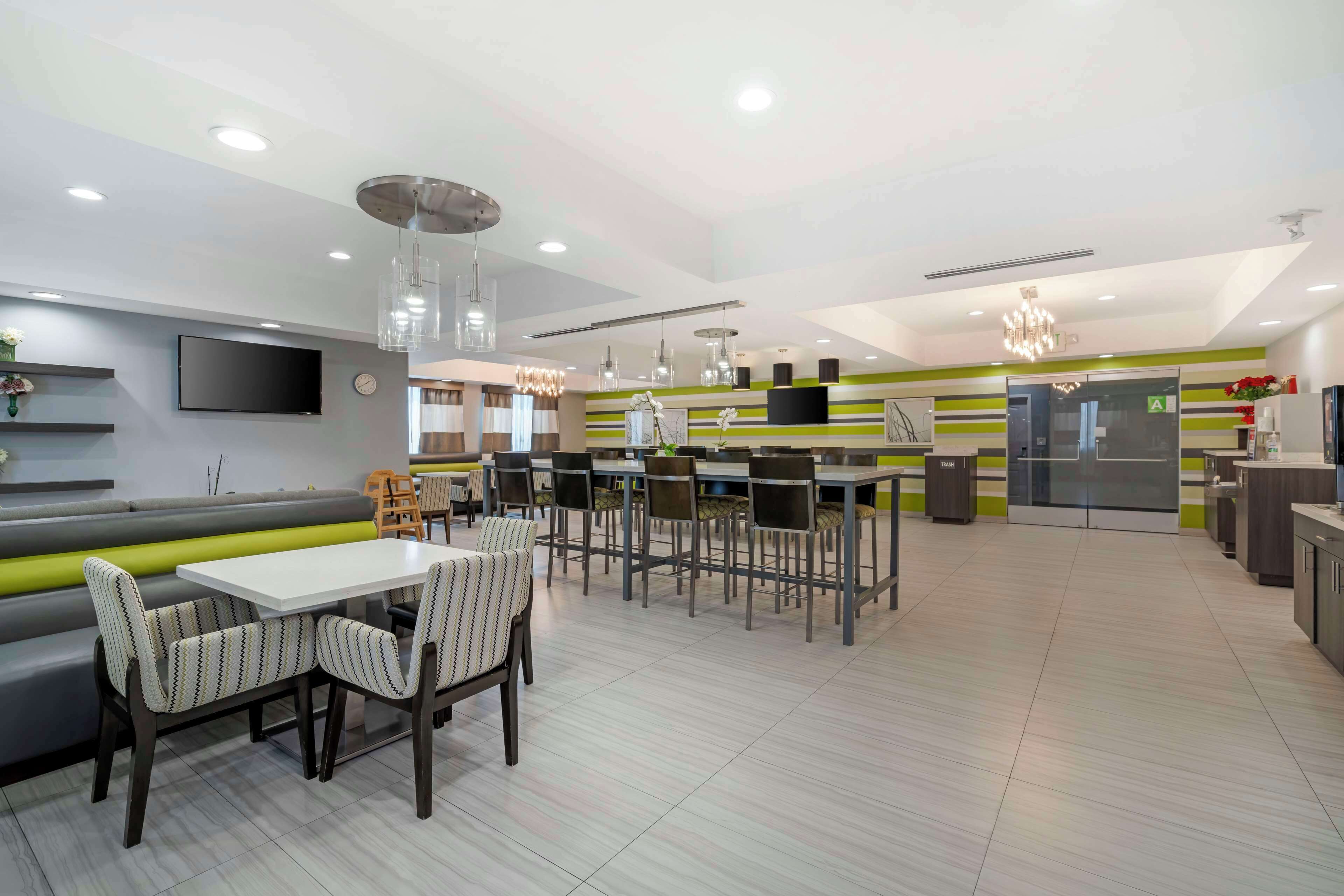 free daily on-the-go breakfast