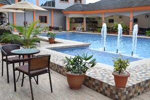 Outdoor pool - Warri Wetland Hotel (Ovwian)