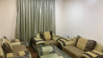 Executive Suite | Living room | Plasma TV
