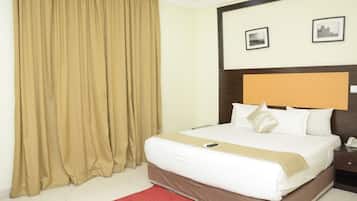 ห้องเอ็กเซกคิวทีฟ | 20 ห้องนอน, ตู้นิรภัยในห้องพัก, โต๊ะทำงาน, ผ้าม่านกันแสง