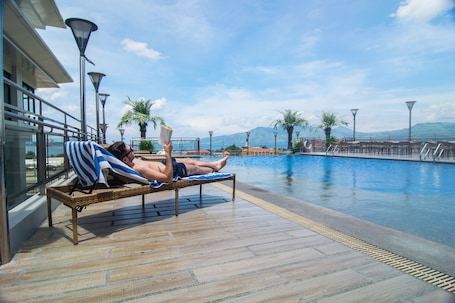 Sundeck