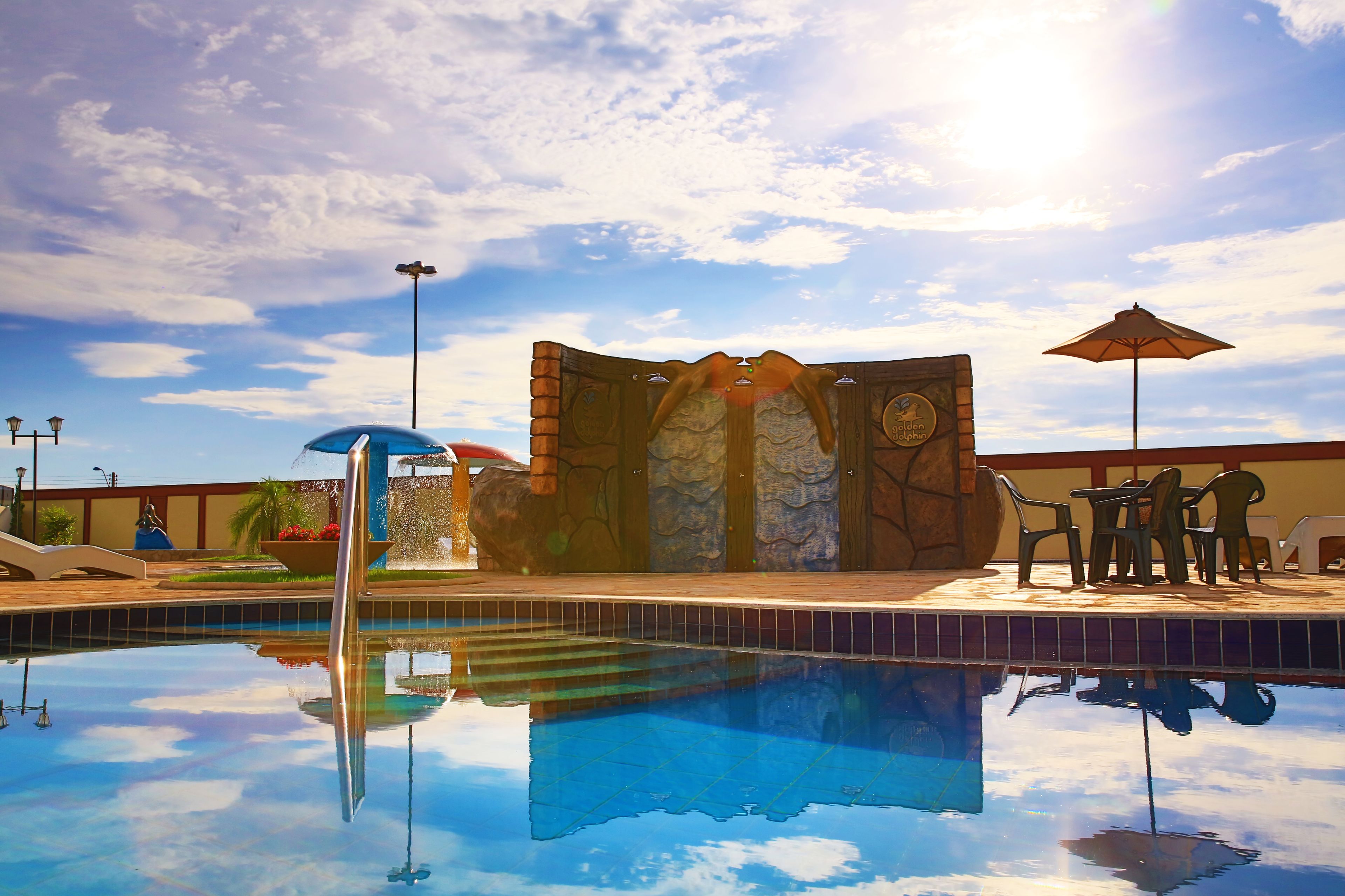 8 outdoor pools, pool umbrellas