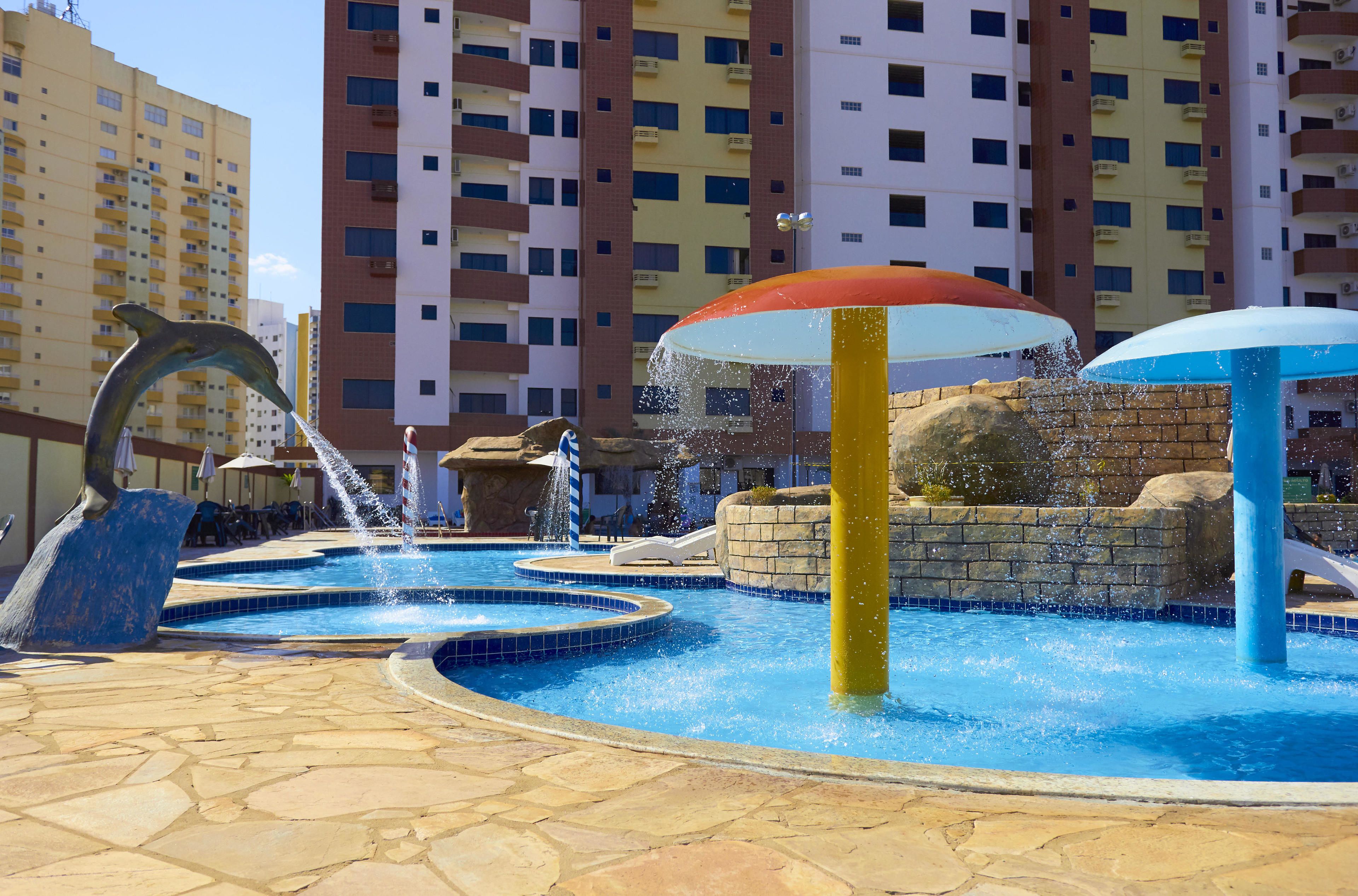8 udendørs pools, parasoller