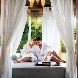 Sauna, hot tub, steam room, body treatments, aromatherapy