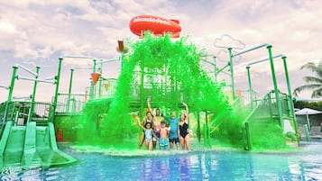 9 outdoor pools, pool umbrellas, pool loungers
