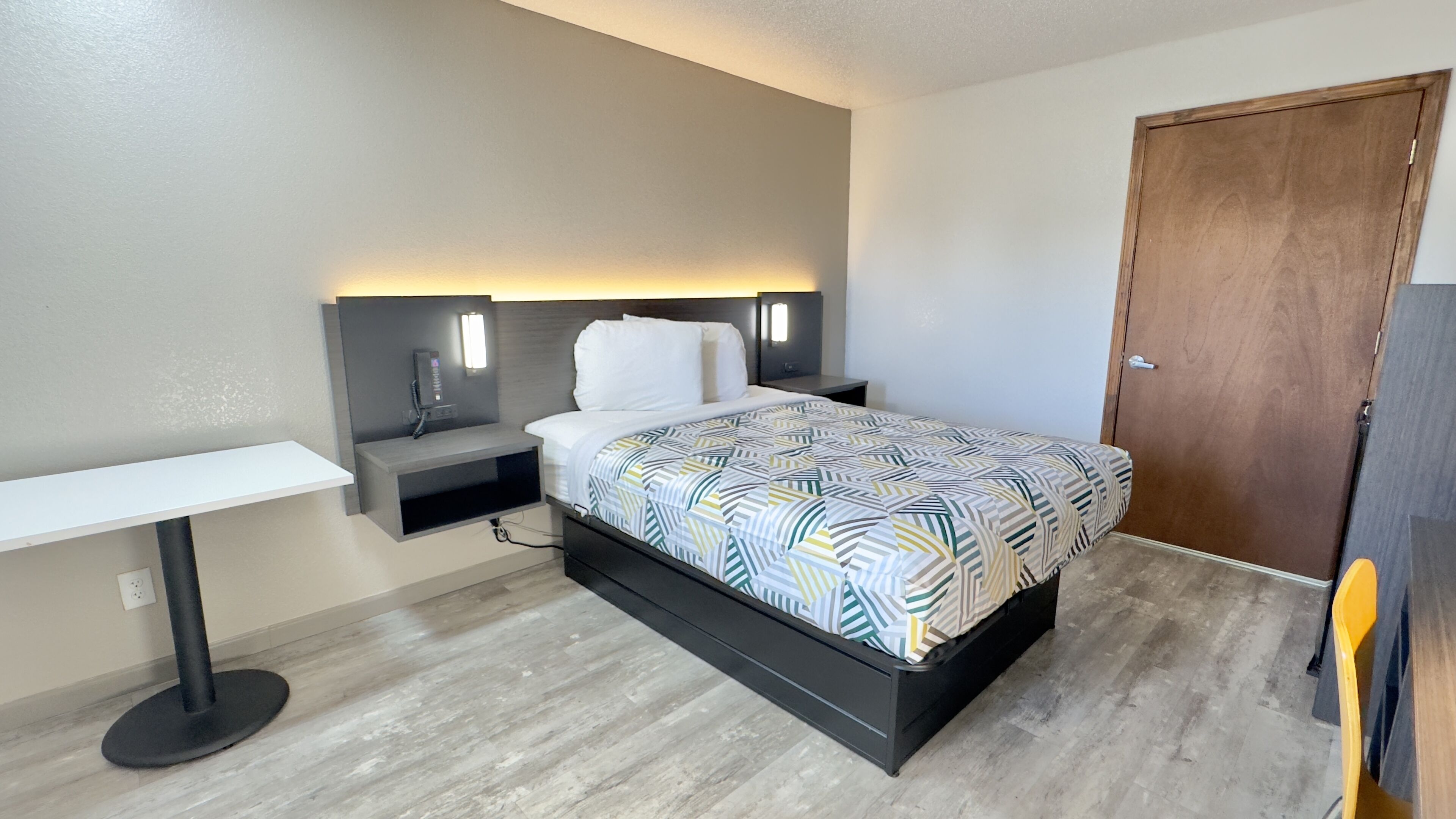Blackout curtains, free WiFi, bed sheets