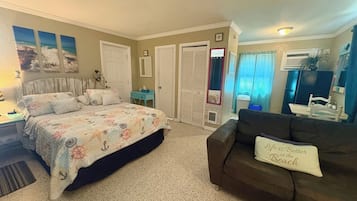 Comfort Single Room, 1 Queen Bed | Premium bedding, individually decorated, individually furnished