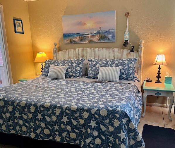 Chambre Confort, 1 très grand lit, coin cuisine | Literie de qualité supérieure, décoration personnalisée