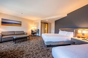 Coffre-fort, bureau, rideaux d’obscurcissement