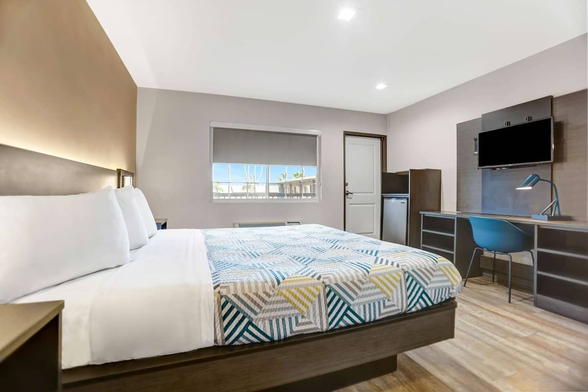 Desk, blackout curtains, free WiFi, bed sheets