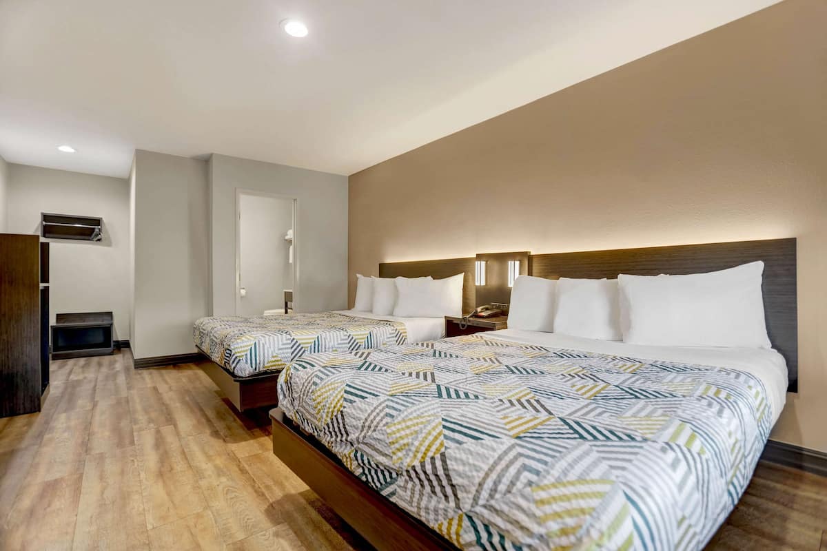 Desk, blackout curtains, free WiFi, bed sheets