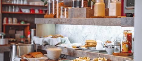 Free daily continental breakfast