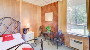 Kamar, 1 Tempat Tidur Twin | Meja kerja, setrika/meja setrika, Wi-Fi gratis, dan seprai linen