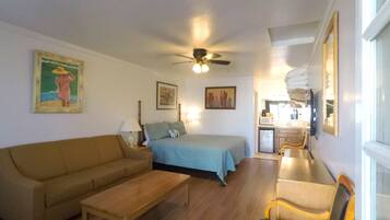 Habitación, para no fumadores, vista al patio (Unit C or D) | Decoración personalizada, muebles diferentes y wifi gratis