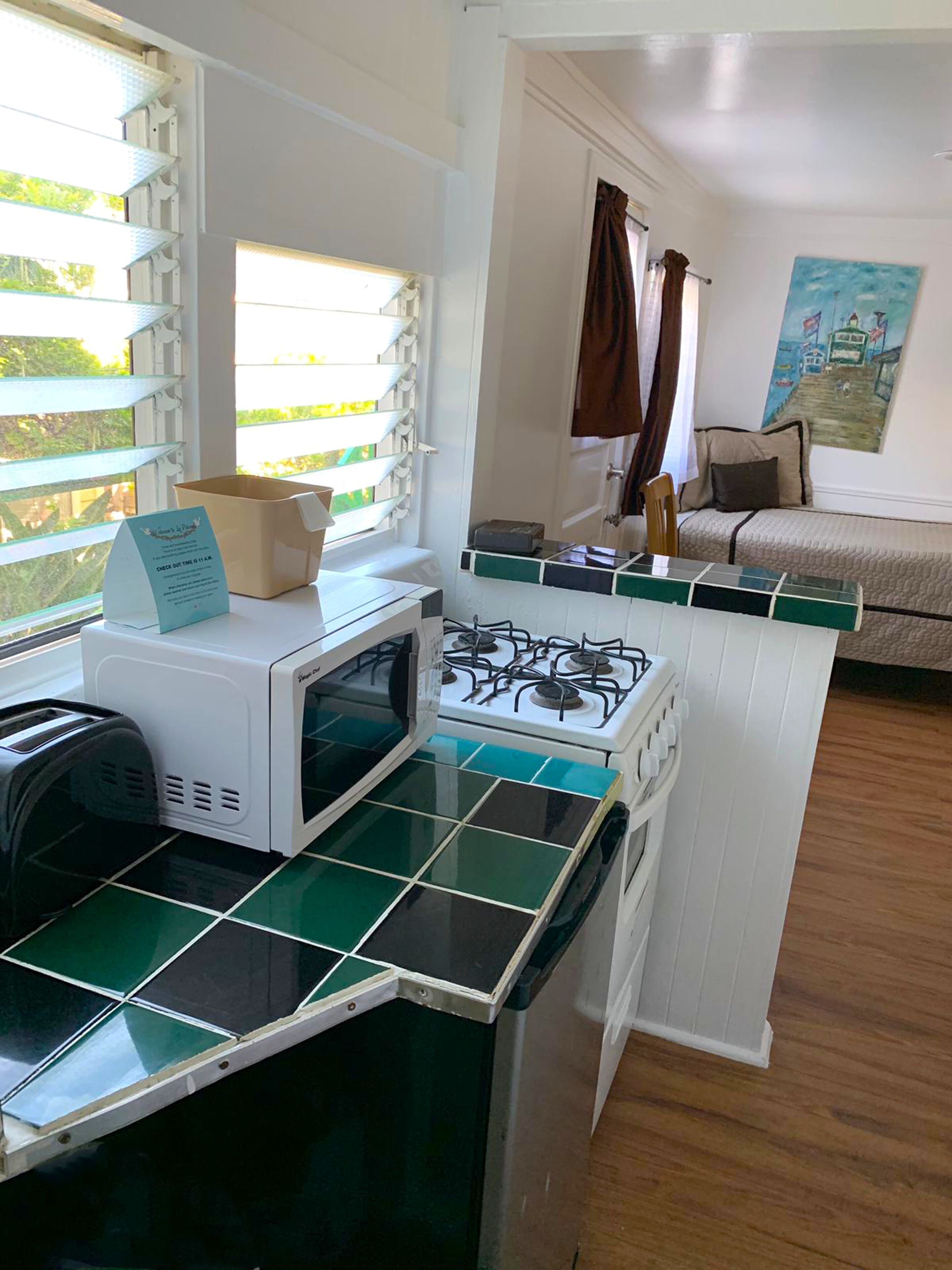 Apartment, Non Smoking (12) | Private kitchen | Fridge, microwave, coffee/tea maker