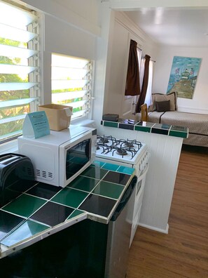 Apartamento, para não fumantes (12) | Cozinha privada | Geladeira, micro-ondas, cafeteira/chaleira