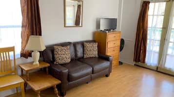 Apartamento, para não fumantes, vista para o oceano (14) | Sala de estar | TV 0 polegadas com canais via satélite