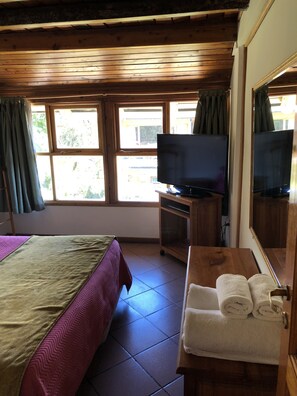 Apartment, 1 Bedroom, Lake View | Bathroom