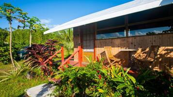 Deluxe Cabin, 1 Queen Bed, Ground Floor (Noni) | 1 bedroom