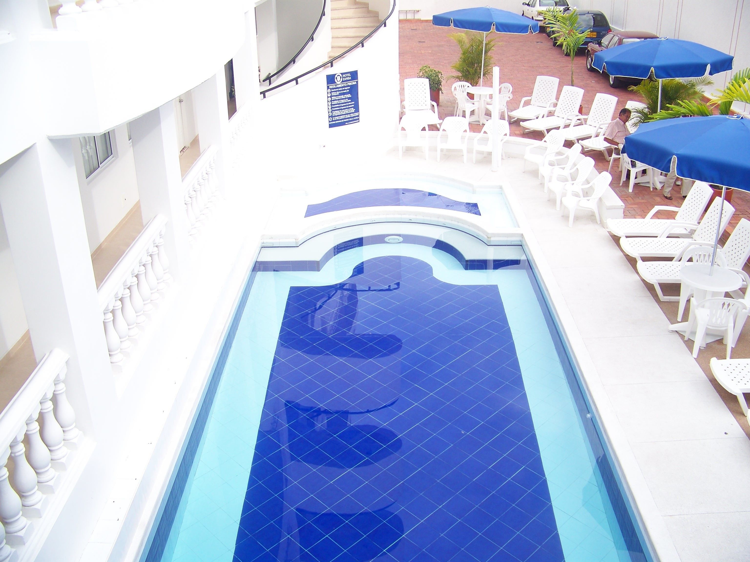 Outdoor pool, sun loungers