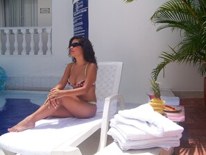 Outdoor pool, pool loungers - Hotel Zamba (Girardot)