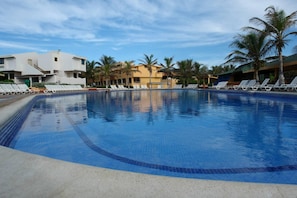 Pool - Hotel Portofino Isla Margarita (Antolin del Campo)