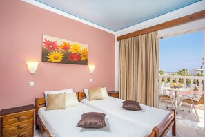 Room - Iatridis Studios - Adults Only (FALIRAKI)