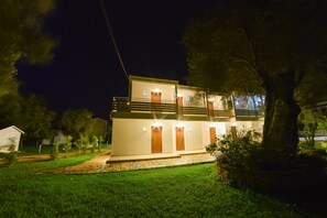 Exterior detail - Olive Grove Resort (Corfu)